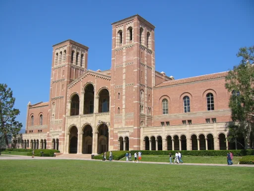Universitatea din California, Los Angeles